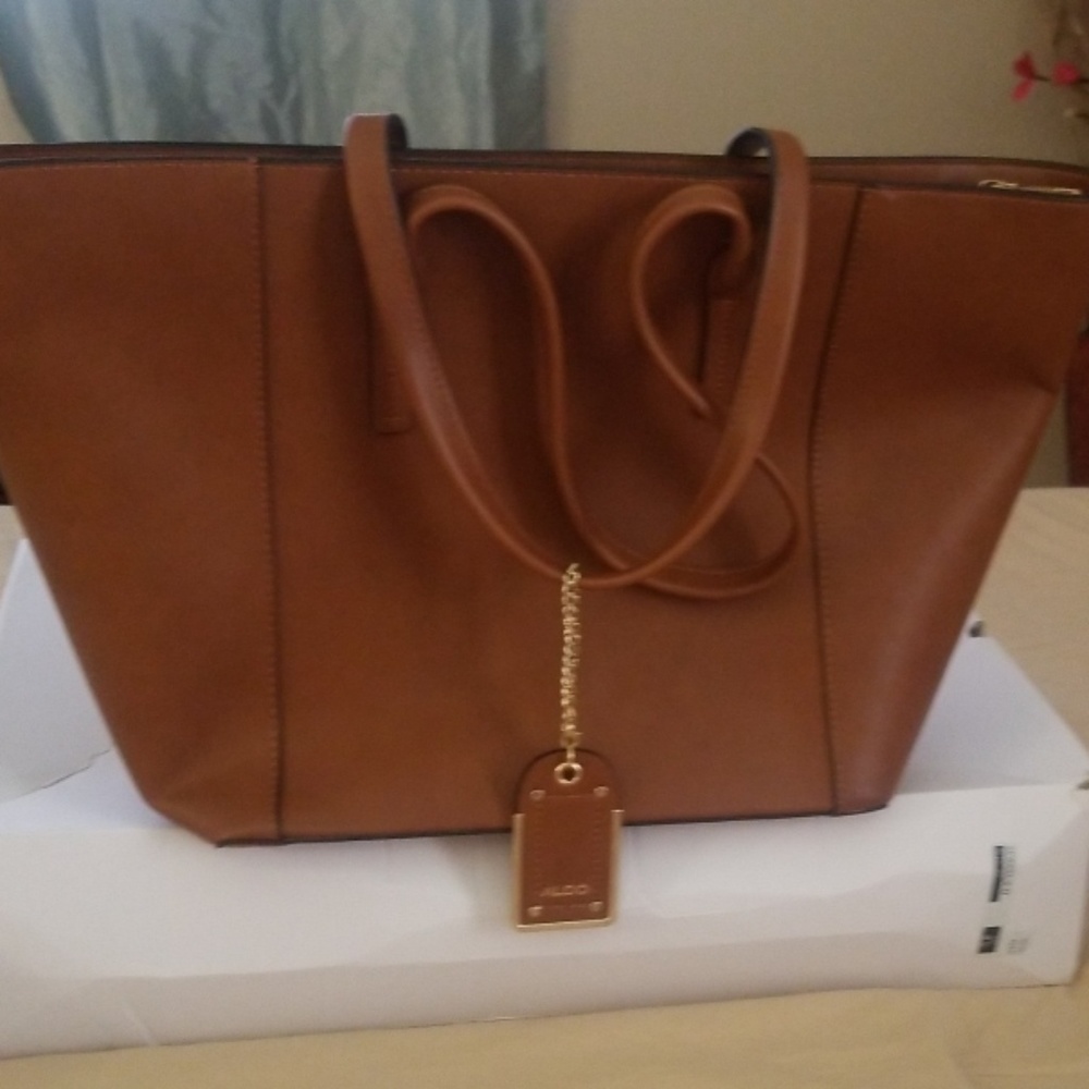 Handbag - Picture 2 of 3